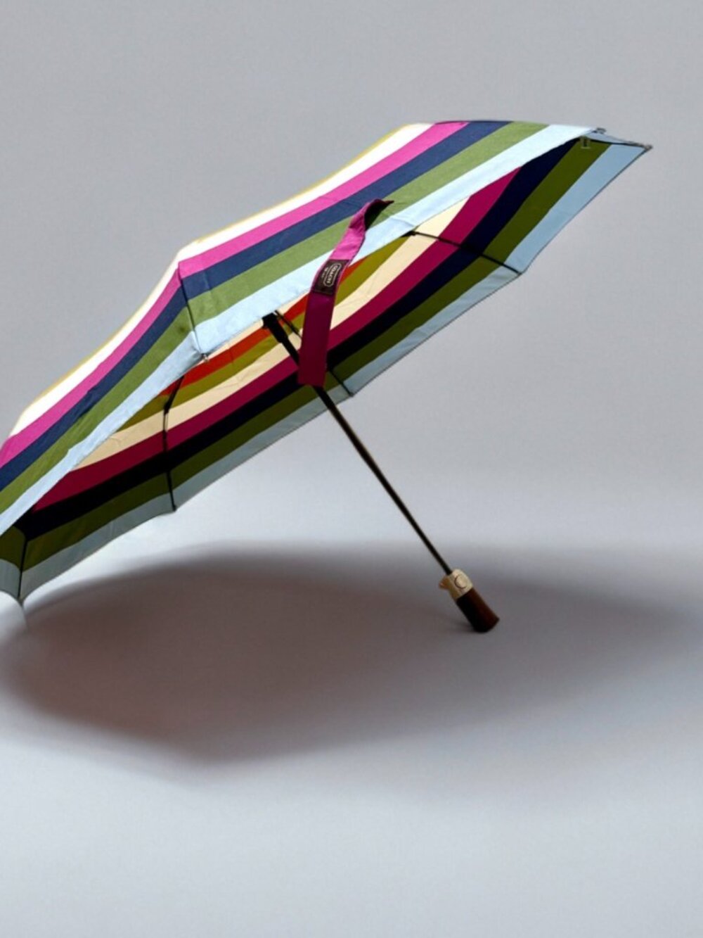 Coach Legacy Compact Umbrella - Picture 4 of 9